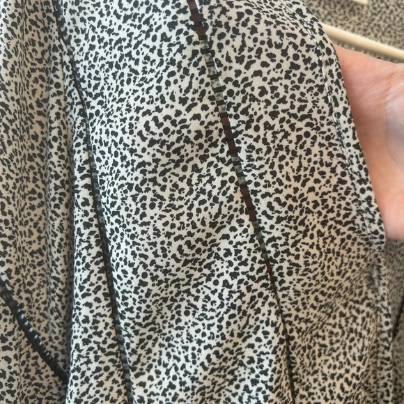 Sienna Sky Black and white blouse size XS - Picture 4 of 9